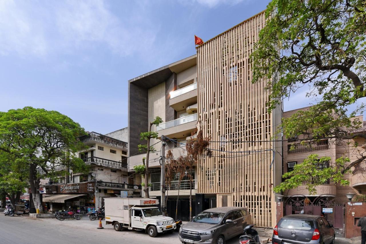 Hotel Leo Saffron - Pitampura Делхи Екстериор снимка