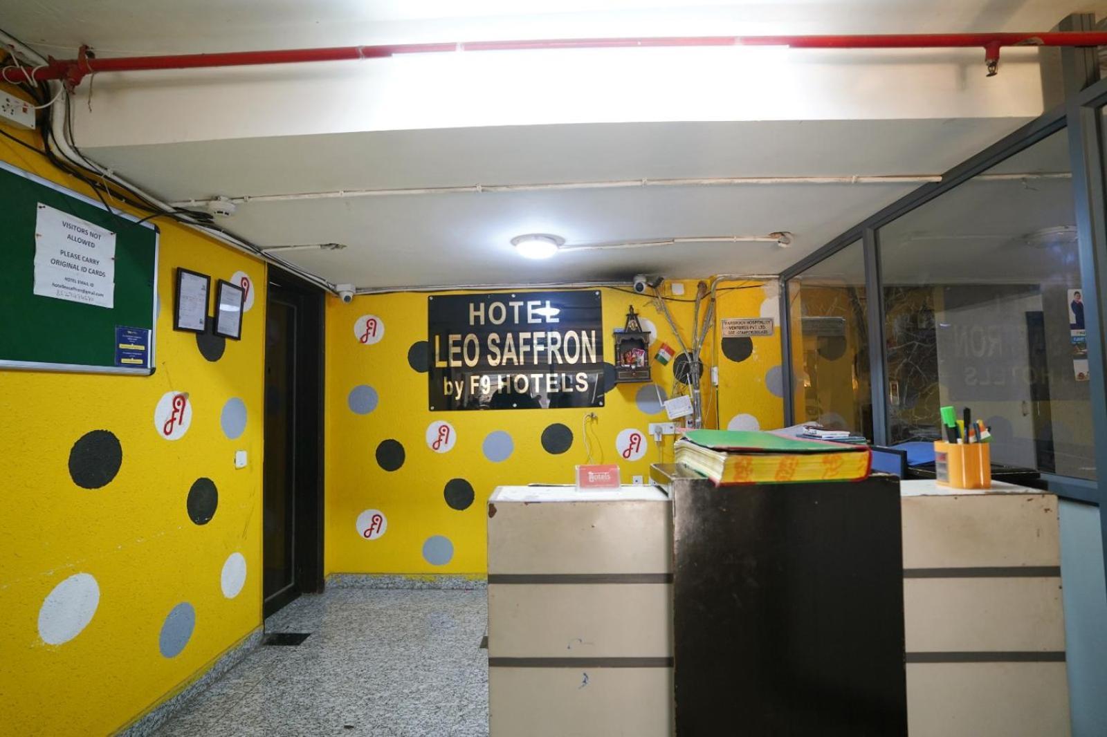 Hotel Leo Saffron - Pitampura Делхи Екстериор снимка