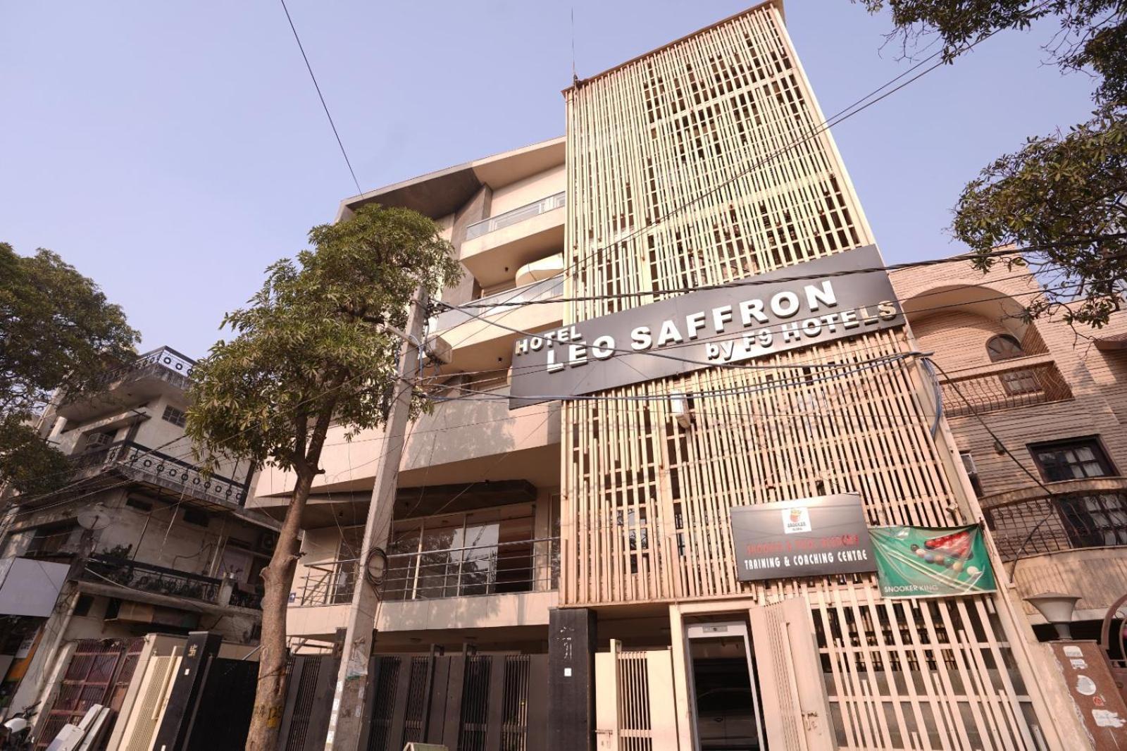 Hotel Leo Saffron - Pitampura Делхи Екстериор снимка